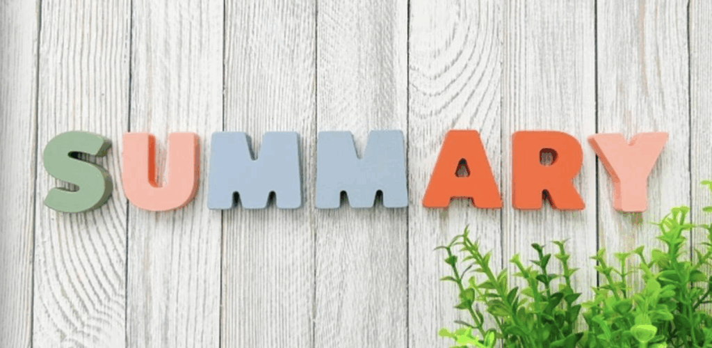 木目調の背景に『SUMMARY』の文字とグリーンの観葉植物